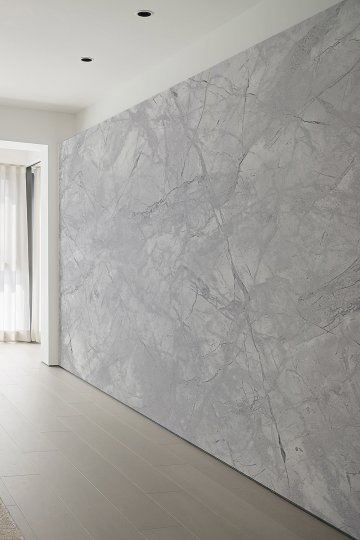 Beyaz Gri Damarlı Mermer Efektli Tek Parça Tekstil Duvar Kağıdı