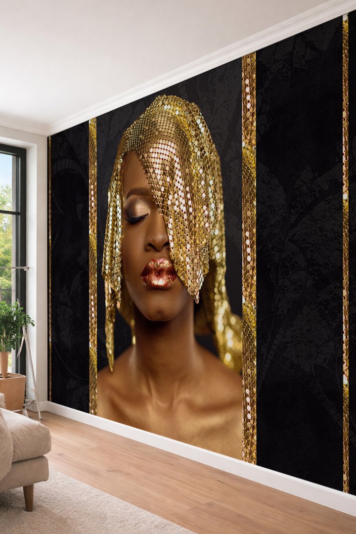 Dreamwall Altın Detaylı Kadın Portresi ve Geometrik Şeritli Lüks Modern Tek Parça Tekstil Duvar Kağı...