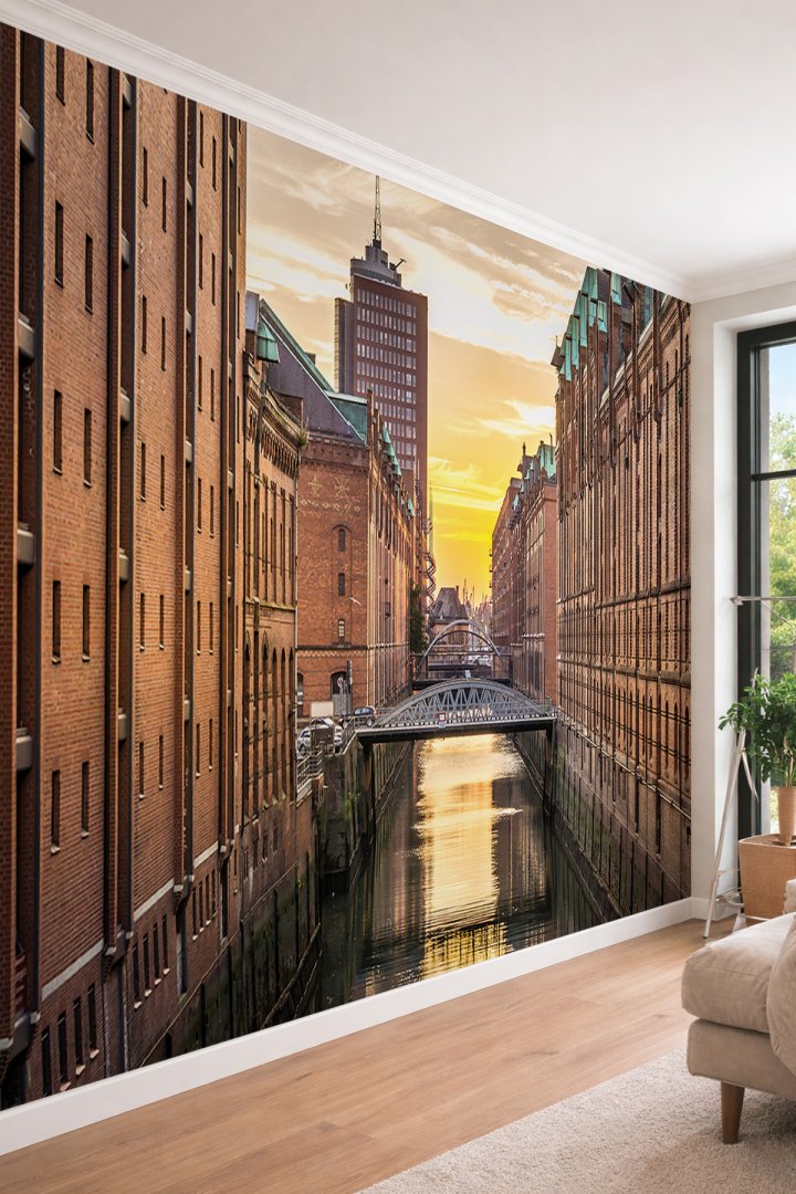 Dreamwall Hamburg Speicherstadt Kanalı - Tarihi Şehir Temalı Tek Parça Tekstil Duvar Kağıdı