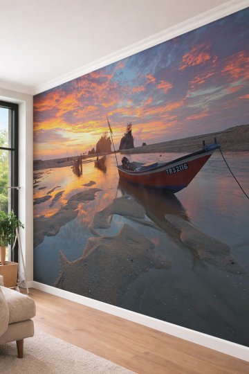 Dreamwall Sahil ve Balıkçı Tekneleri - Gün Batımı Temalı Tek Parça Tekstil Duvar Kağıdı