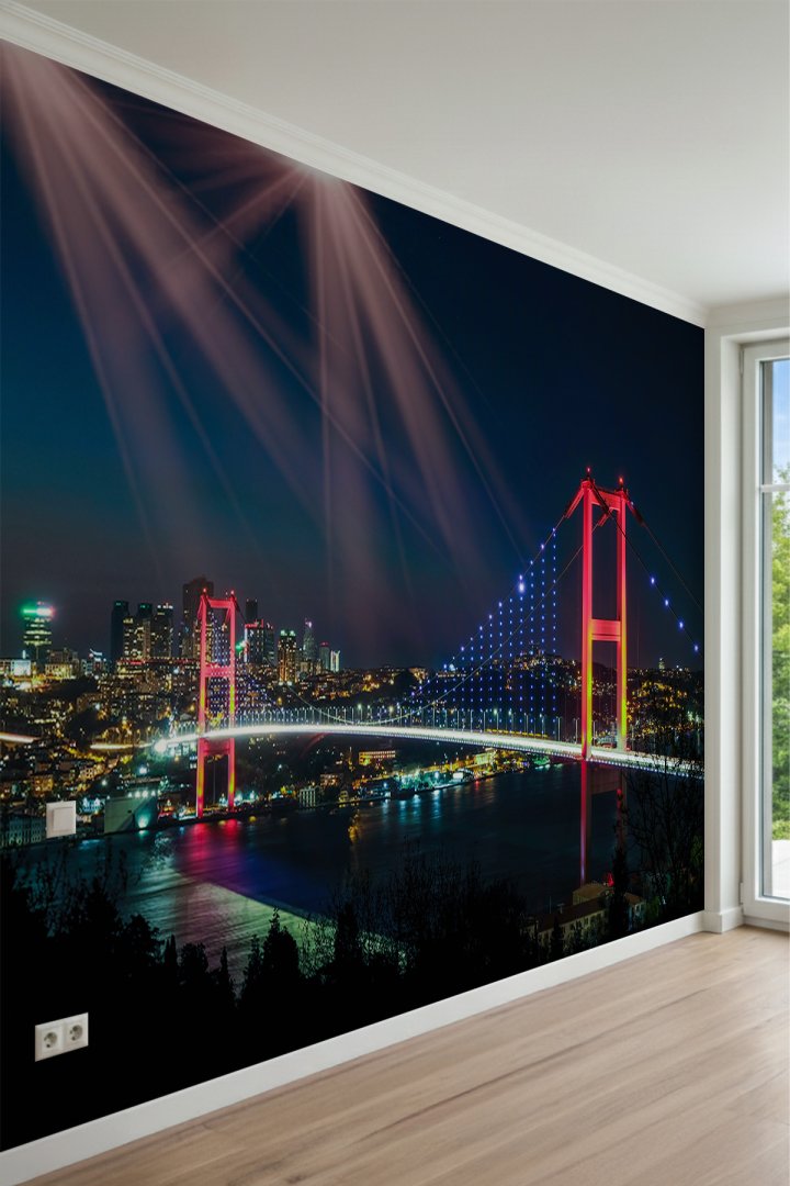 İstanbul Boğaz Köprüsü Gece Manzarası, Işık Huzmeleri ve Şehir Işıkları Tek Parça Tekstil Duvar Kağı...