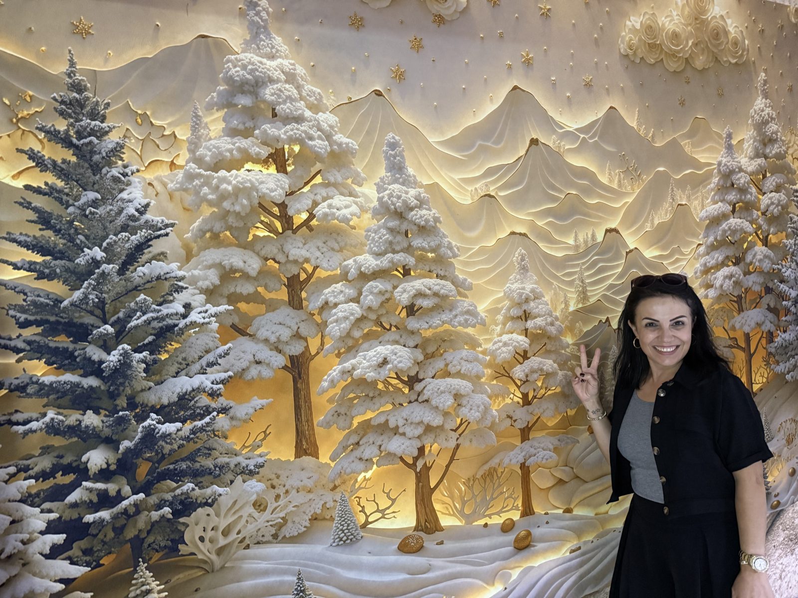 3D Kabartma Etkili Işıklı Kış Ormanı Duvar Kağıdı