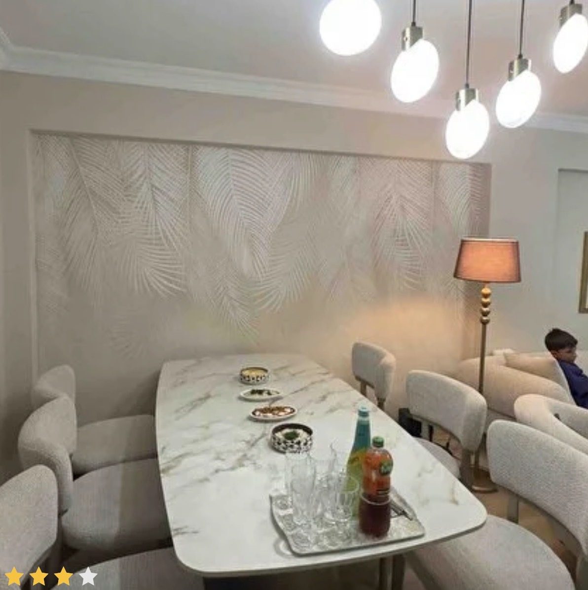 Bej Tropik Yaprak Desenli Modern Tek Parça Duvar Kağıdı